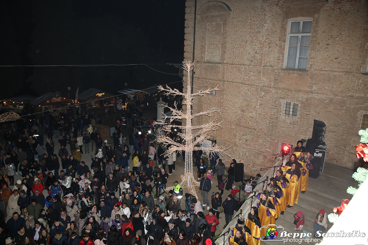 VBS_4433 -  Il Magico Paese di Natale 2024 - Spettacolo di Inaugurazione a Govone.jpg